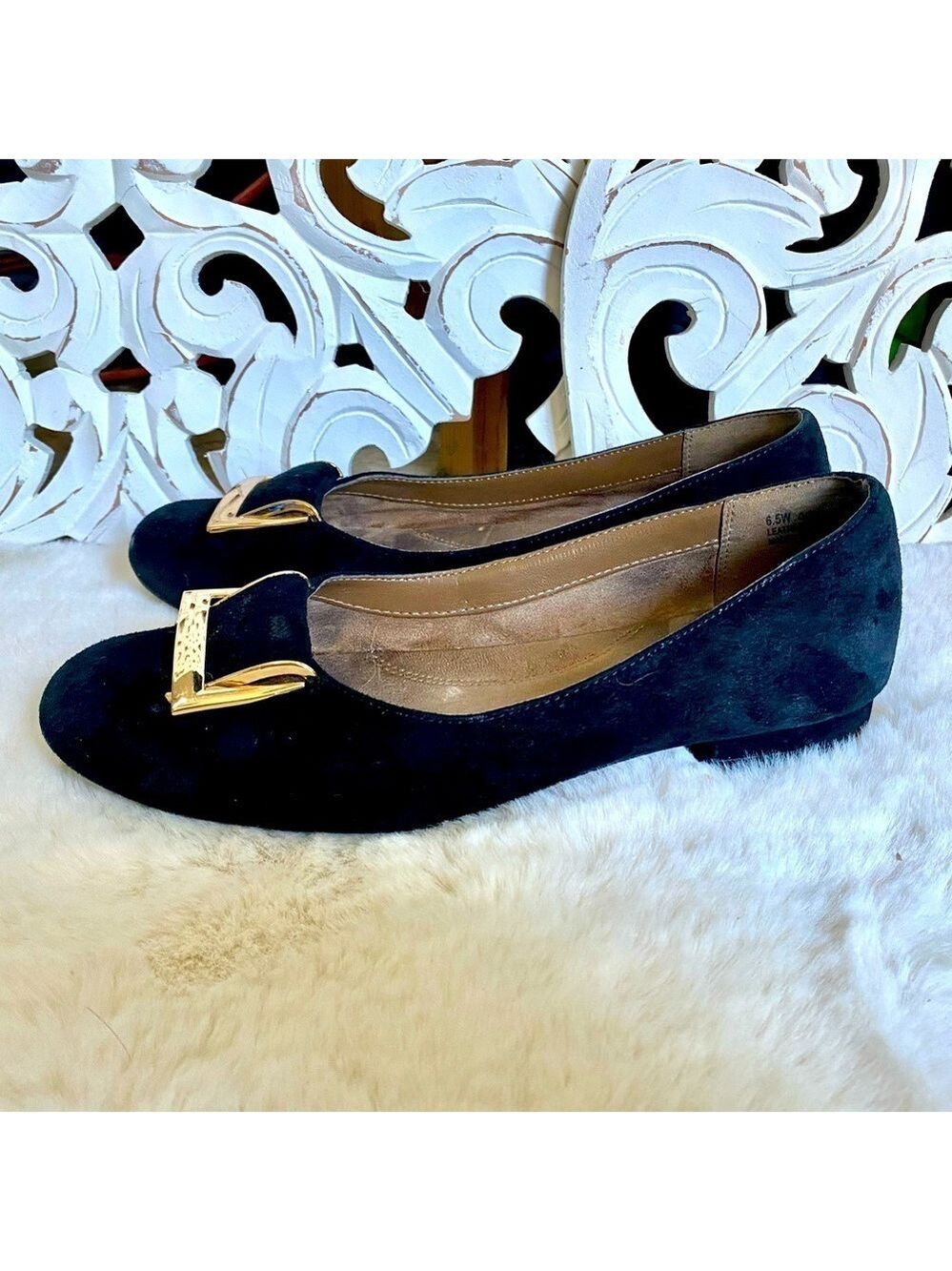 Aerosoles Good Times Black Leather Suede Gold Buckle Flat Shoes Size 6.5 Classic